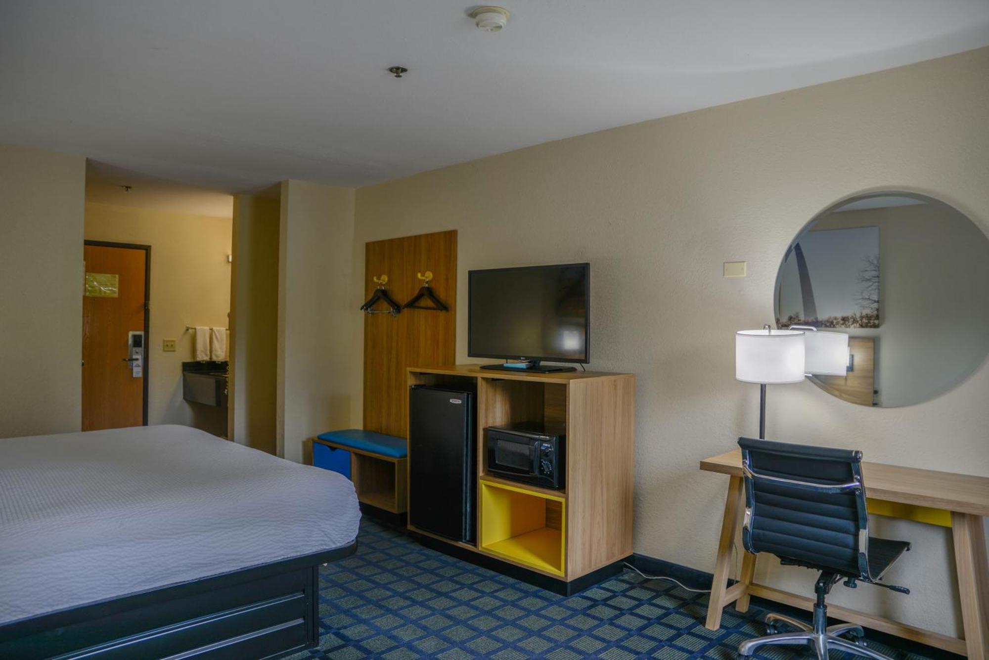 Days Inn By Wyndham Mount Vernon Bagian luar foto