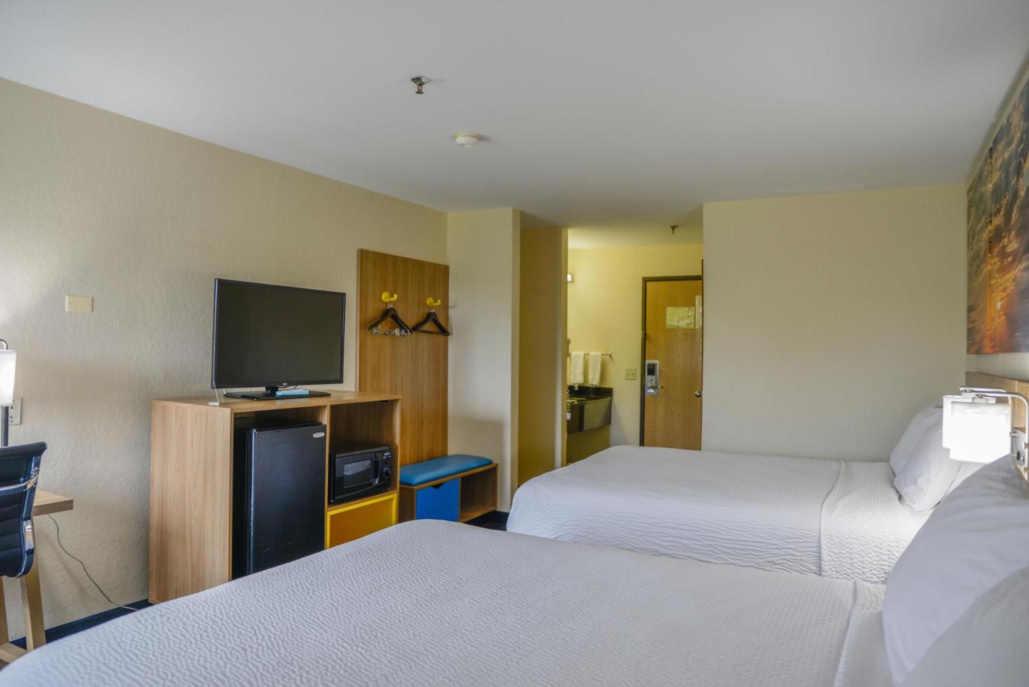 Days Inn By Wyndham Mount Vernon Bagian luar foto