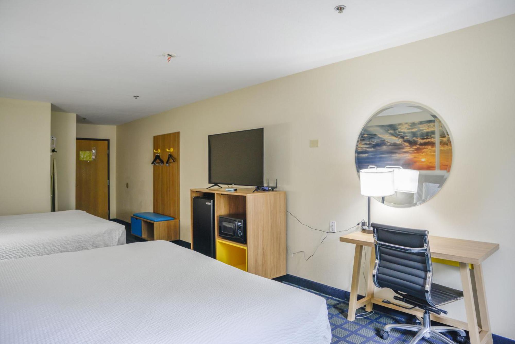 Days Inn By Wyndham Mount Vernon Bagian luar foto