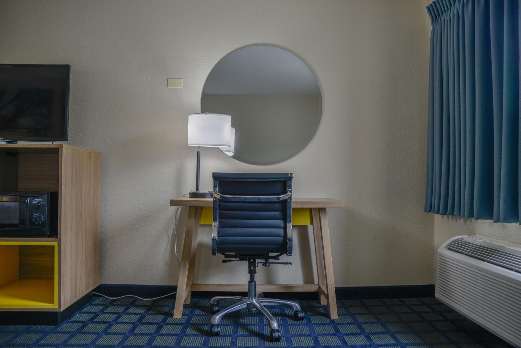 Days Inn By Wyndham Mount Vernon Bagian luar foto