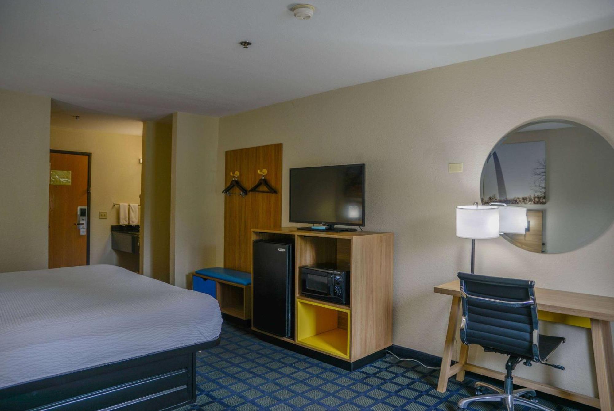 Days Inn By Wyndham Mount Vernon Bagian luar foto